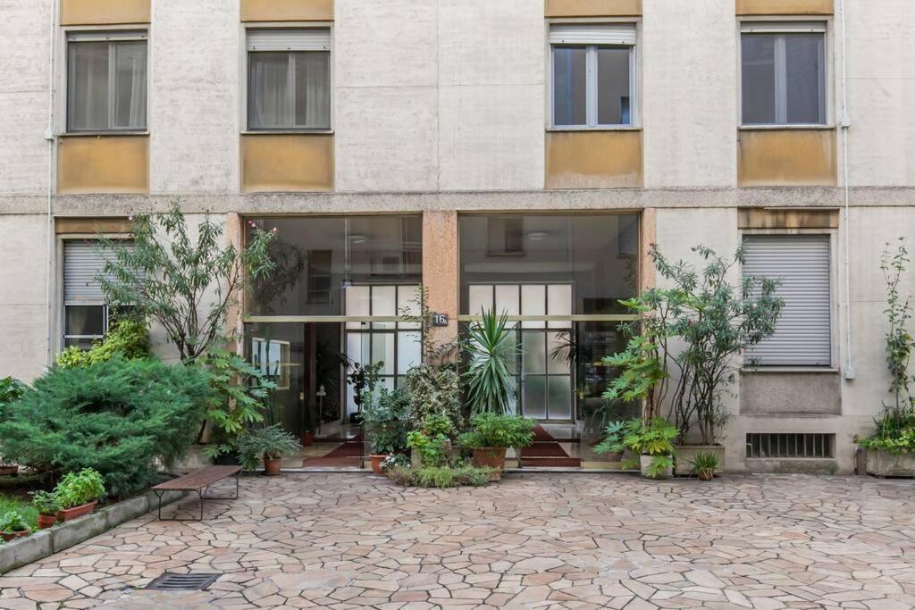 Bocconi And Navigli Apartment Milan Exterior photo